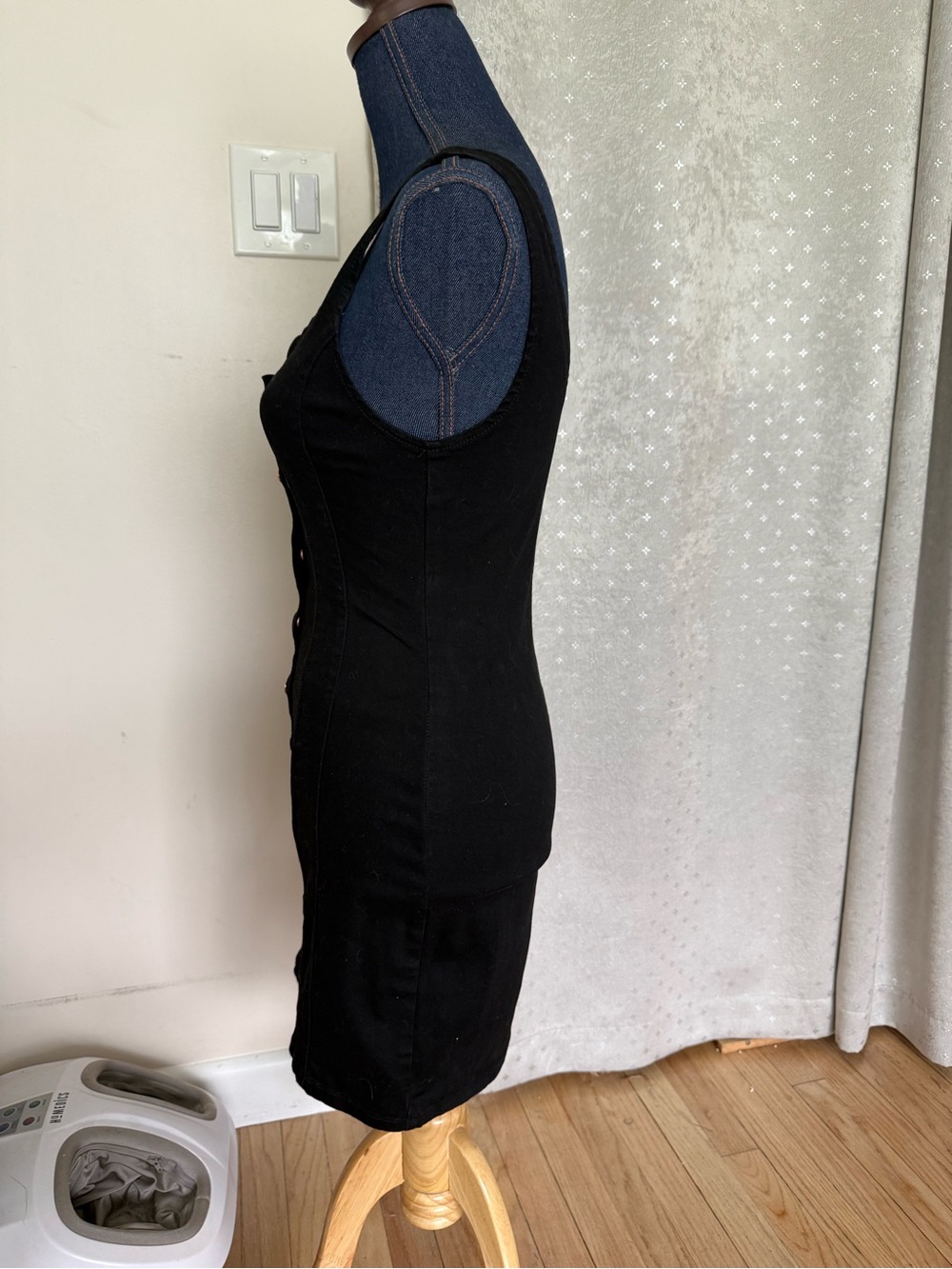 Sleeveless Black Button-Front Mini Dress Guess Small - Picture 2 of 5